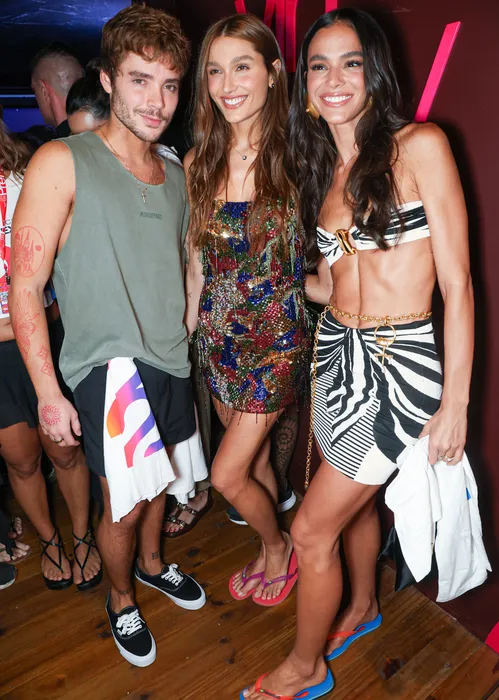 
					Bruna Marquezine se manifesta pela 1ª vez sobre detalhe em sandália
				
				