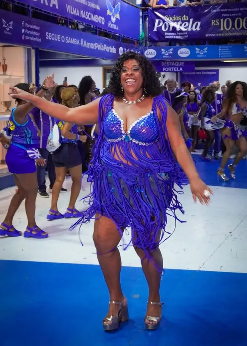 
					Cacau Protásio surpreende ao criar look de Carnaval por R$ 75
				
				