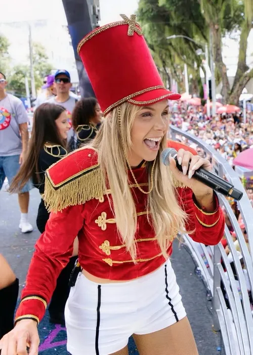 
					Carla Perez desabafa após despedida de bloco e polêmica com racismo
				
				