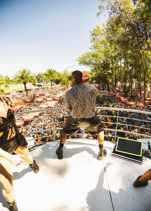 
					Carnaval 2026: Léo Santana confirma bloco gratuito em São Paulo
				
				