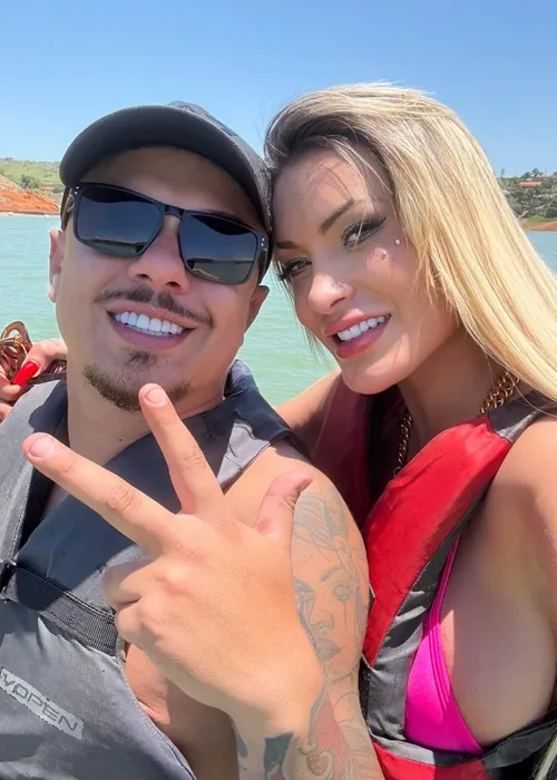 
					Andressa Urach termina casamento após marido produzir conteúdo adulto
				
				