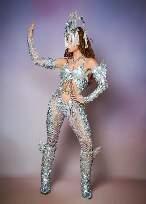 
					Carnaval: Anitta sobe ao trio em Salvador homenageando signo de Peixes
				
				