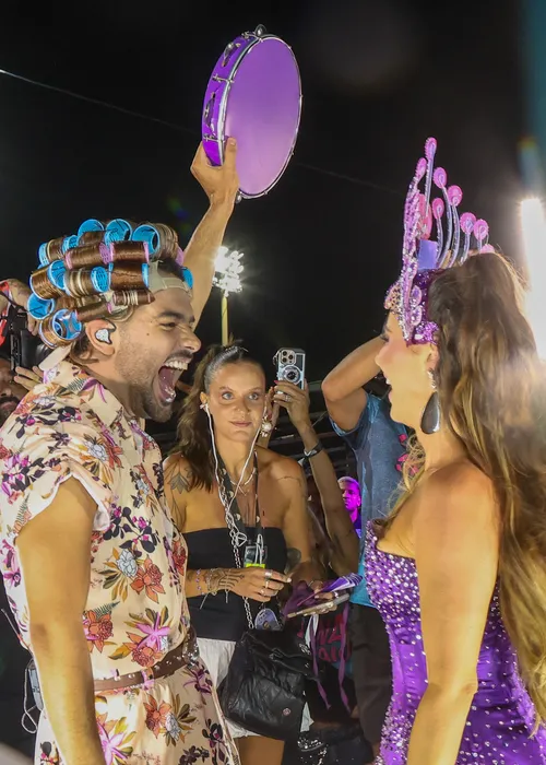 
					Carnaval: Lore Improta troca Léo Santana por Pedro Sampaio no 1º dia
				
				