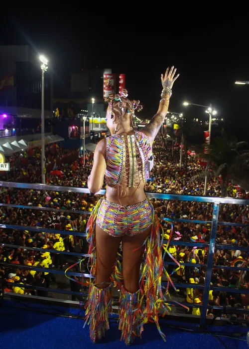 
					Carnaval: Ludmilla surpreende em look com fitas do Senhor do Bonfim
				
				