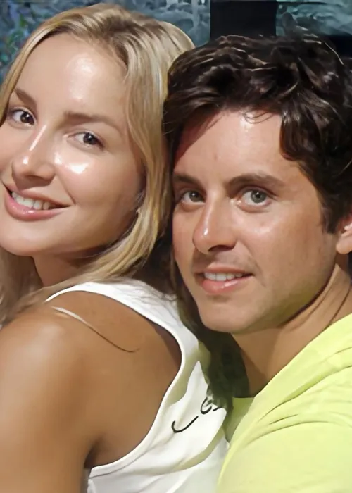 
					Claudia Leitte celebra 19 anos de casamento e emociona com declaração
				
				