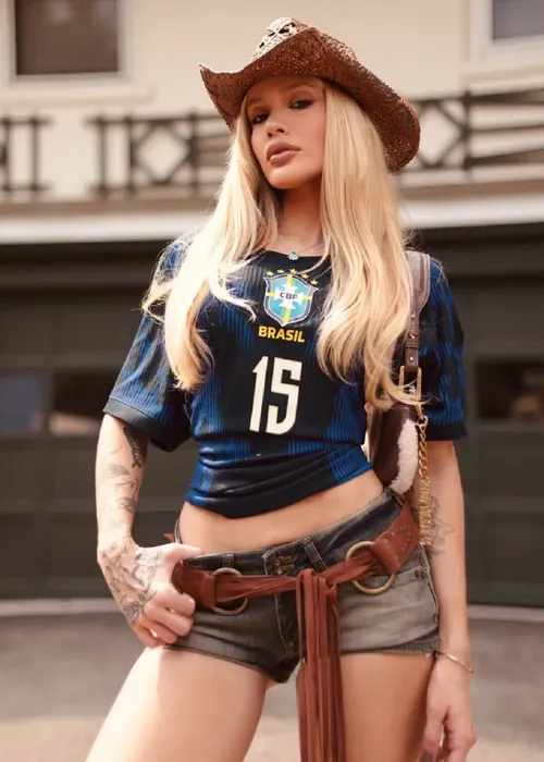 
					Confira os looks das esposas e namoradas dos jogadores da Seleção
				
				