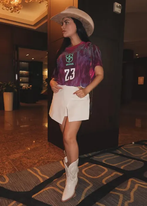 
					Confira os looks das esposas e namoradas dos jogadores da Seleção
				
				