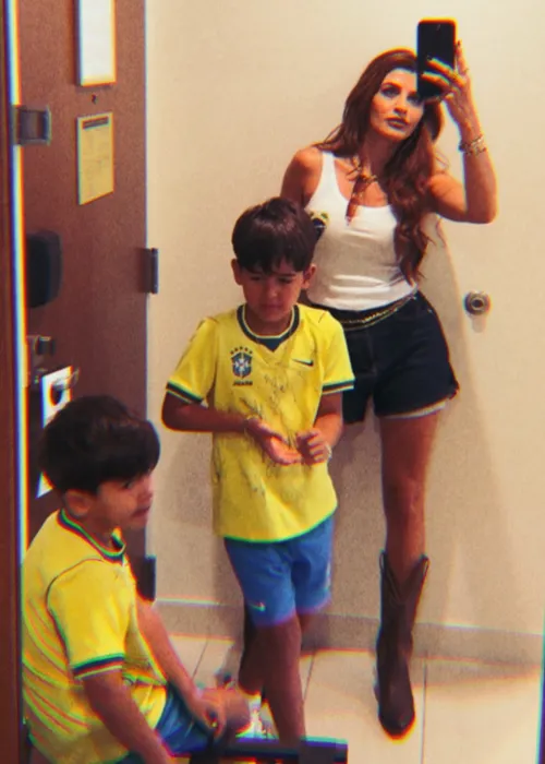 
					Confira os looks das esposas e namoradas dos jogadores da Seleção
				
				