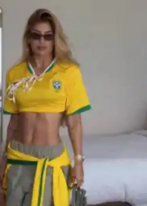 
					Confira os looks das esposas e namoradas dos jogadores da Seleção
				
				