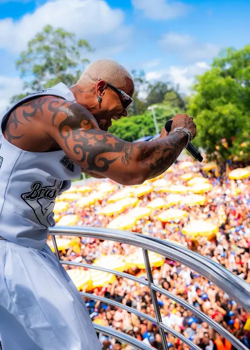 
					Daniela Mercury e Léo Santana brilham no Carnaval de rua de São Paulo
				
				