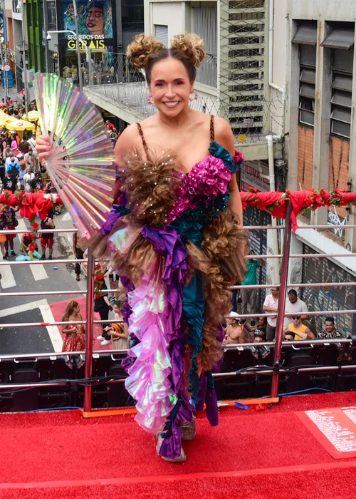
					Daniela Mercury e Léo Santana brilham no Carnaval de rua de São Paulo
				
				