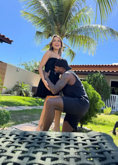 
					Davi Brito sugere gravidez da esposa e web reage: 'Conta pra mãe'
				
				