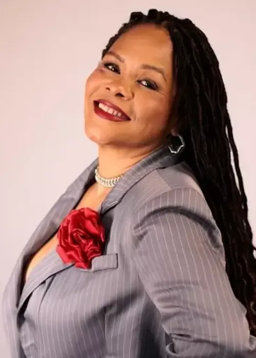 
					De Bienal do Livro a Ana Carolina: Agenda Cultural de Salvador e RMS
				
				