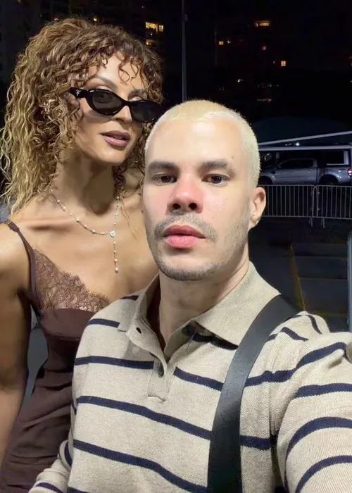 
					Elenco de 'Três Graças' cai no choro em festa de despedida; fotos
				
				