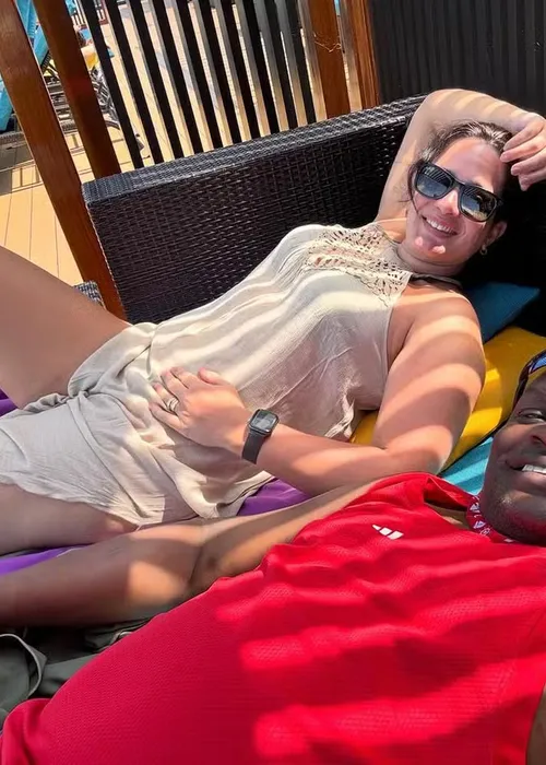 
					Esposa de Jacaré, ex-Tchan, expõe intimidade do casal em viagem
				
				