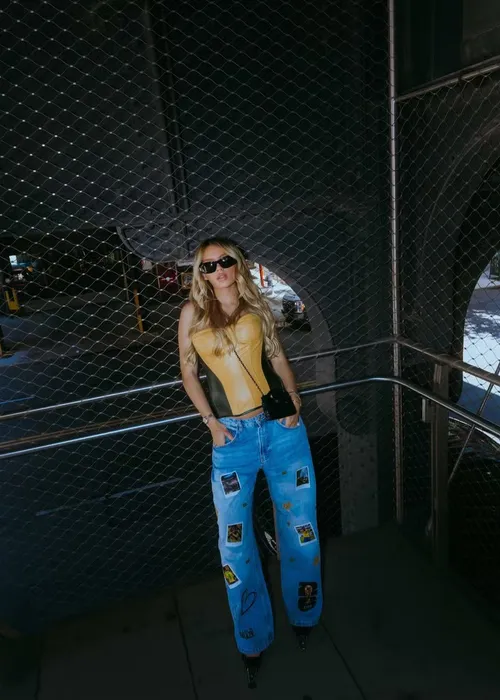 
					Climão? Esposas de Endrick e Rayan usam o mesmo look em jogo do Brasil
				
				
