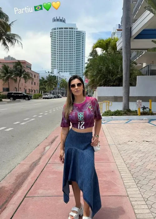 
					Esposas e namoradas de jogadores exibem looks para jogo do Brasil
				
				