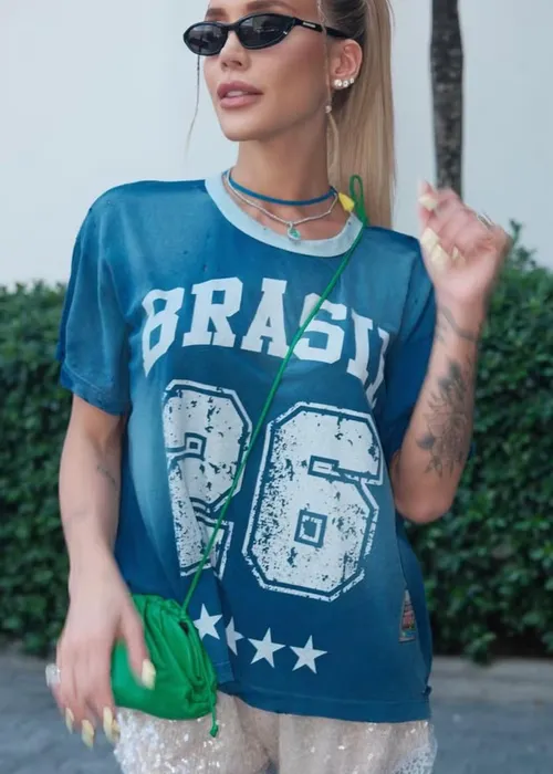 
					Esposas e namoradas de jogadores exibem looks para jogo do Brasil
				
				