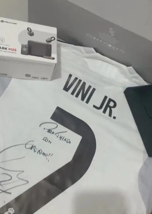 
					Ex de Jojo Todynho e mãe de Vini Jr acendem rumores após presente
				
				