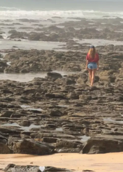 
					Ex de Sandy assume namorada durante viagem à África; saiba quem é
				
				