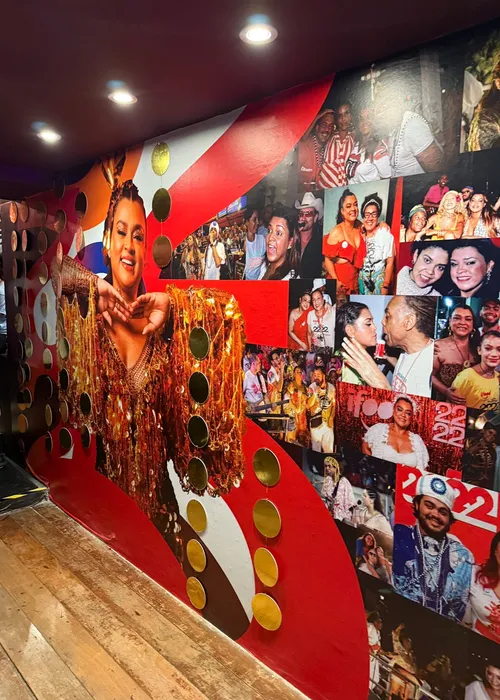 
					FOTOS: Bruna Marquezine e mais estrelas curtem Camarote Expresso 2222
				
				