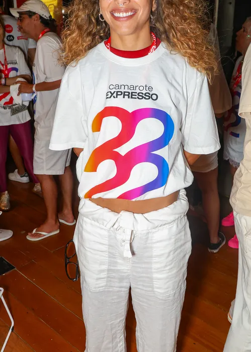 
					FOTOS: Bruna Marquezine e mais estrelas curtem Camarote Expresso 2222
				
				