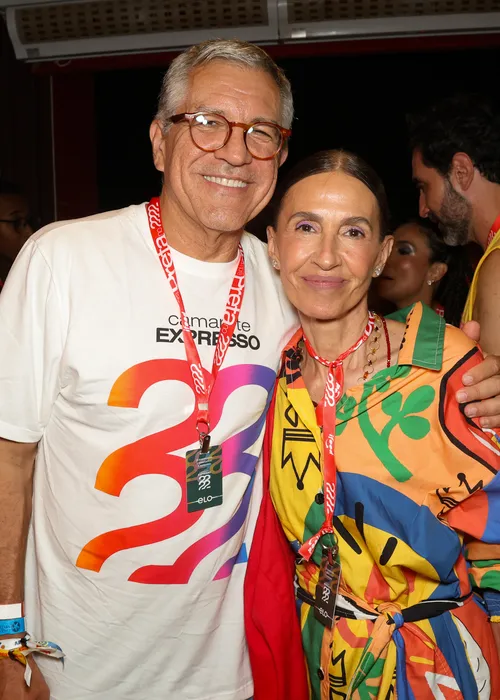 
					FOTOS: Carol Dieckmmann e mais famosos curtem Camarote Expresso 2222
				
				