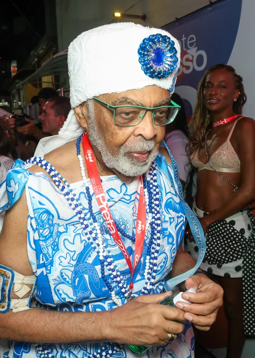 
					FOTOS: Gilberto Gil, Rita Batista e mais famosos curtem Expresso 2222
				
				