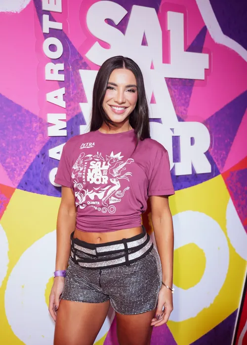 
					FOTOS: famosos curtem 1º dia de Carnaval no Camarote Salvador
				
				