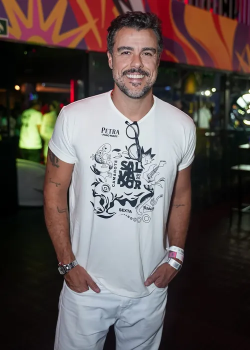 
					FOTOS: famosos curtem 2º dia de Carnaval no Camarote Salvador
				
				