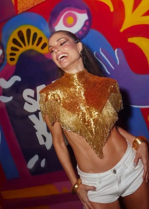 
					FOTOS: famosos curtem 2º dia de Carnaval no Camarote Salvador
				
				