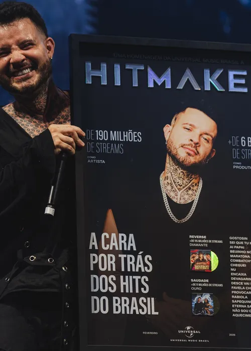 
					FOTOS: famosos curtem sábado de Carnaval no Camarote Salvador
				
				