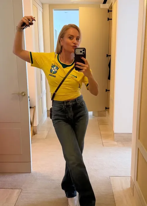 
					Famosos viajam a Miami para torcer pelo Brasil na Copa do Mundo
				
				