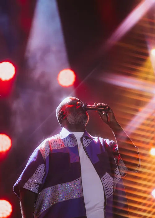 
					Festival de Verão 2026: fotos do 2º dia com Léo Santana e muito mais
				
				