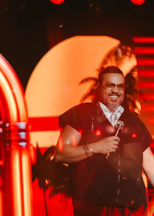 
					Festival de Verão 2026: fotos do 2º dia com Léo Santana e muito mais
				
				