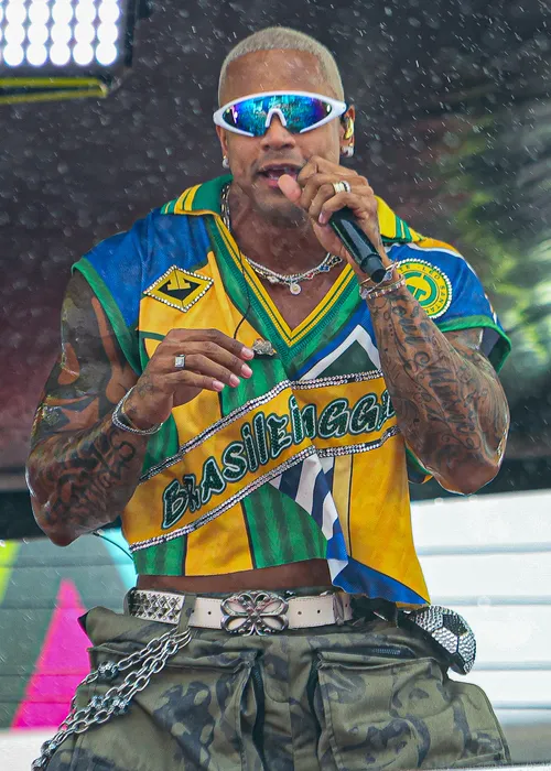 
					Filha de Léo Santana chega ao circuito Barra-Ondina no 1º Carnaval
				
				