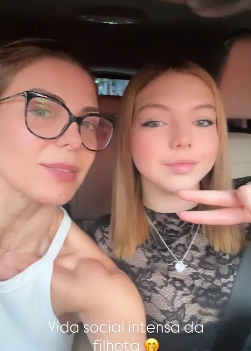 
					Filha de Sheila Mello e Xuxa rouba a cena em clique raro; veja
				
				