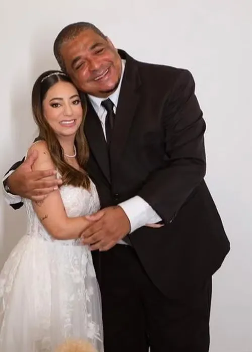 
					Filha de Vampeta expõe agressões do marido e drama após transplante
				
				