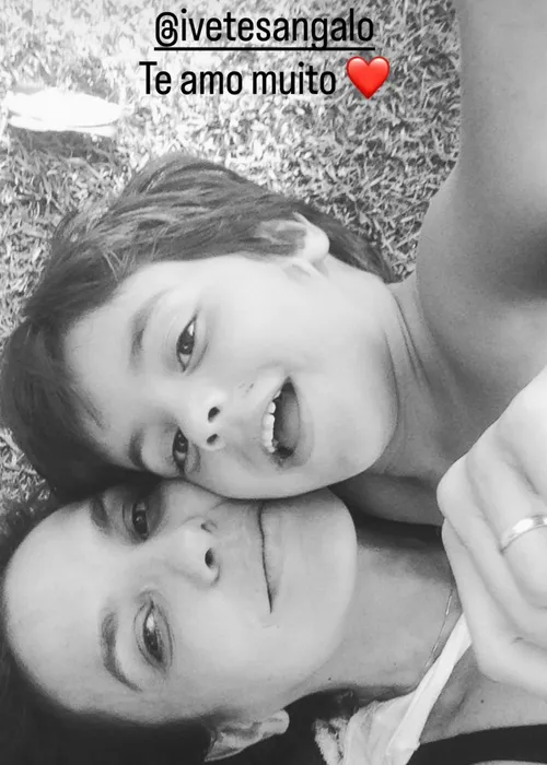 
					Dia das Mães dos famosos: fotos e declarações que emocionaram a web
				
				