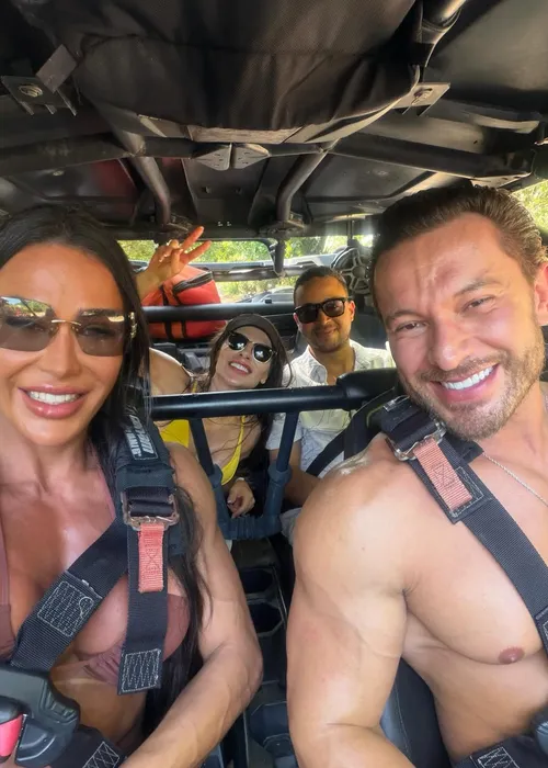 
					Gracyanne Barbosa explica relação com empresário após flagra romântico
				
				