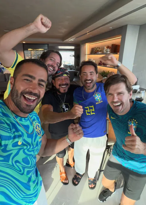 
					Ivete, Bell e mais: famosos celebram virada do Brasil na Copa do Mundo
				
				