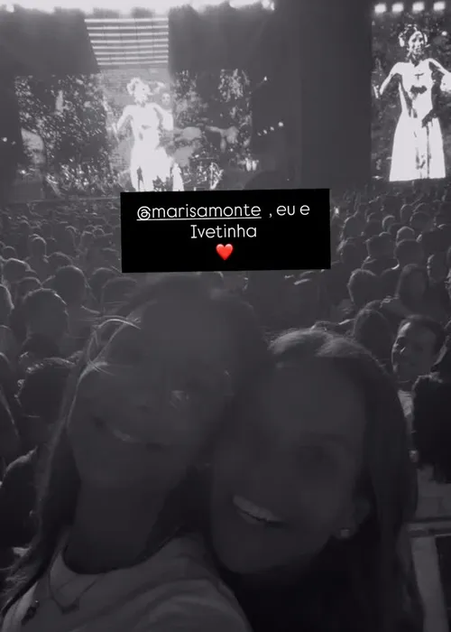 
					Ivete Sangalo curte show de Marisa Monte no meio do povo em Salvador
				
				