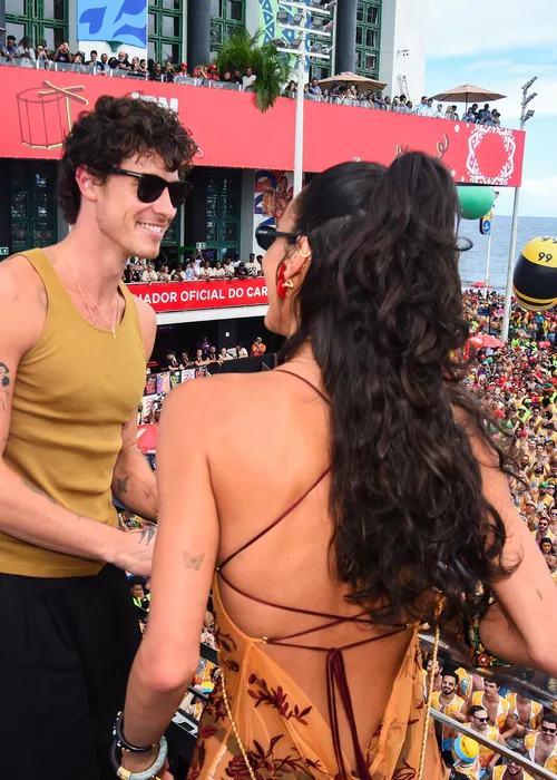 
					Bruna Marquezine, Shawn Mendes e mais curtem trio de Ivete Sangalo
				
				