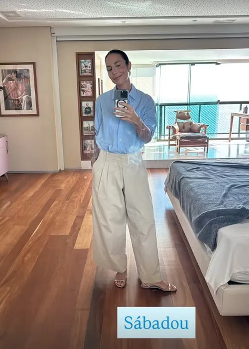 
					Ivete Sangalo ostenta look elegante após rumores de novo affair
				
				