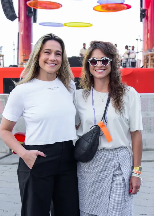 
					Ivete Sangalo recebe elenco de famosos no 2º show da turnê 'Clareou'
				
				