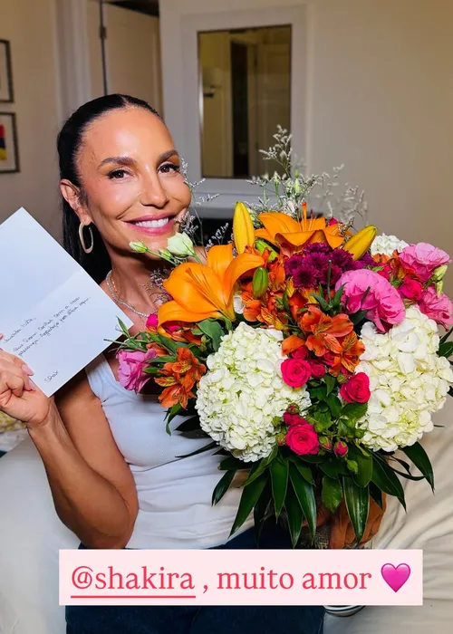 
					Ivete Sangalo se derrete com presente especial de Shakira após show
				
				