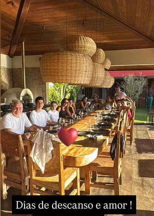 
					Ivete Sangalo tira descanso em casa de alto luxo em Trancoso; FOTOS
				
				