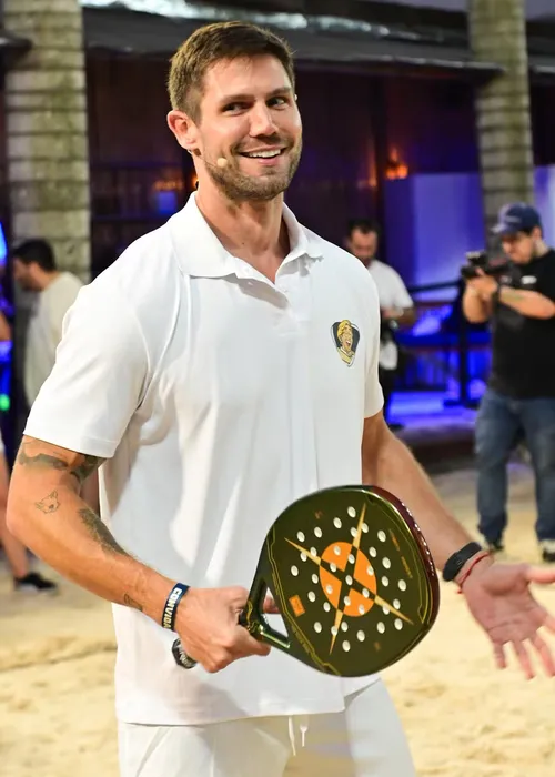 
					Jonas Sulzbach brilha em torneio de beach tennis após deixar o BBB 26
				
				
