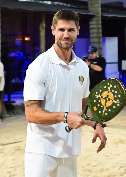 
					Jonas Sulzbach brilha em torneio de beach tennis após deixar o BBB 26
				
				