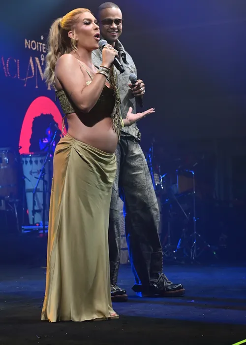 
					Léo Santana e Lore Improta confirmam estreia de Liz no Carnaval 2026
				
				